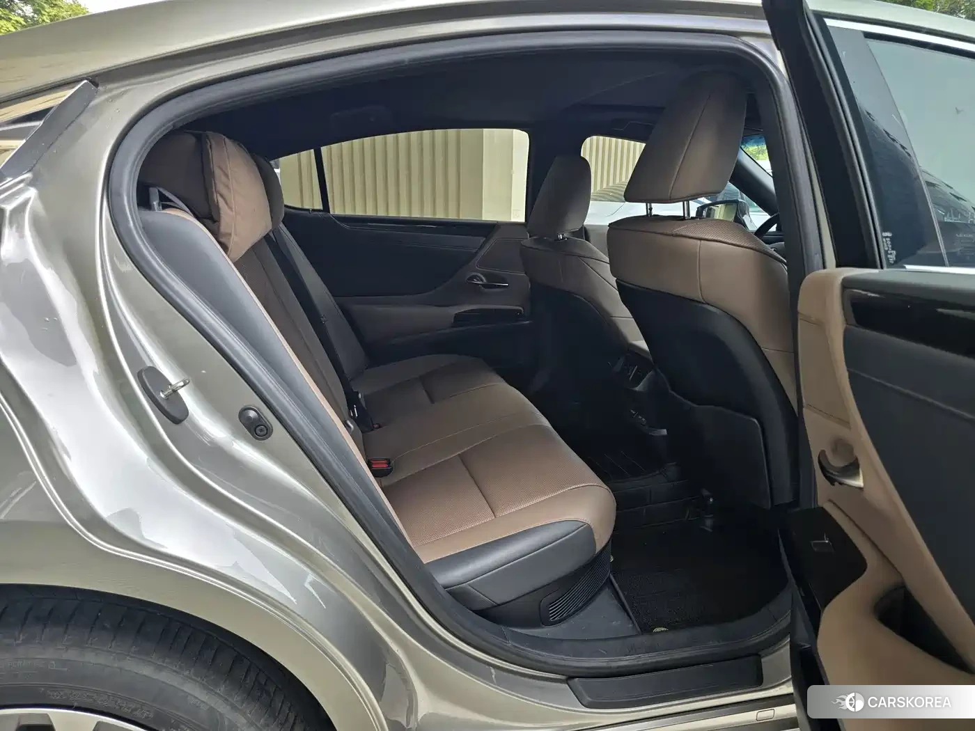 Lexus ES 2024 Silver/gray из Китая, фото 4