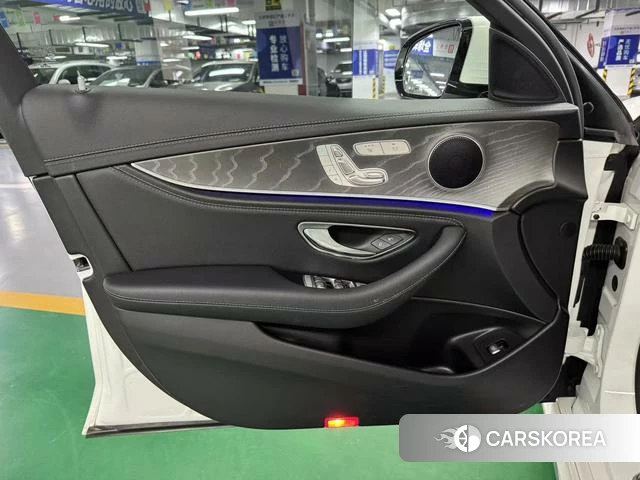 Mercedes-Benz E-class id 4265228 из Китая 8