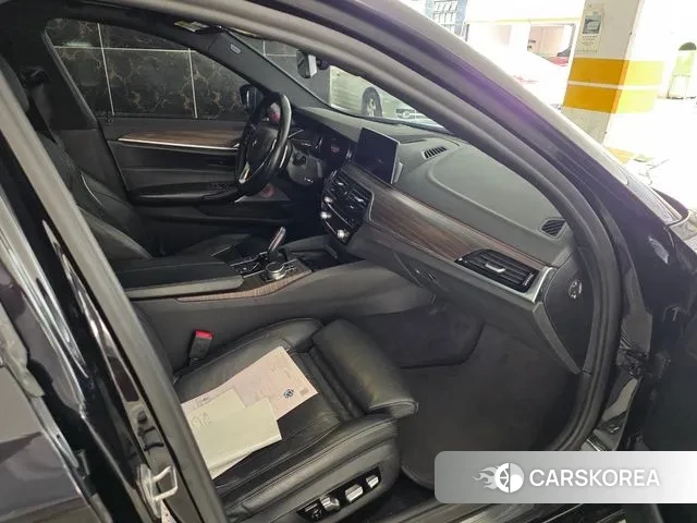BMW 5 Series (G30) 2018 Черный из Кореи, фото 6