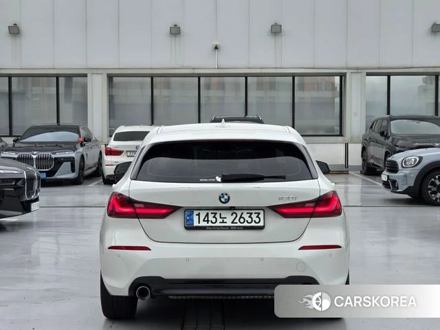 BMW 1 Series (F40) 2023 Белый из Кореи, фото 4