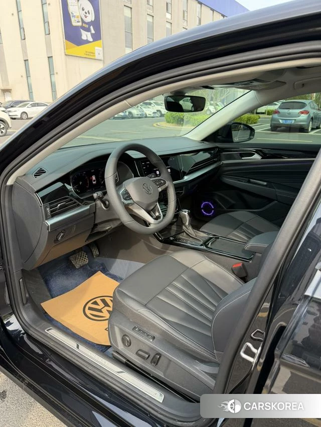 Volkswagen Passat 2025 Черный из Китая, фото 5