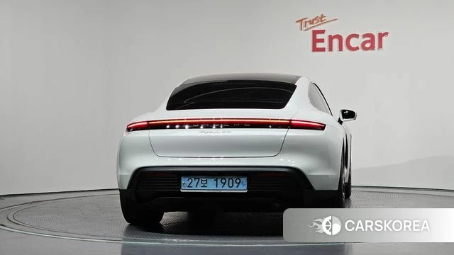 Porsche Taycan id 3860348 из Кореи 14