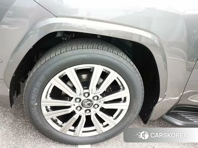 Lexus LX id 4259835 из Китая 8