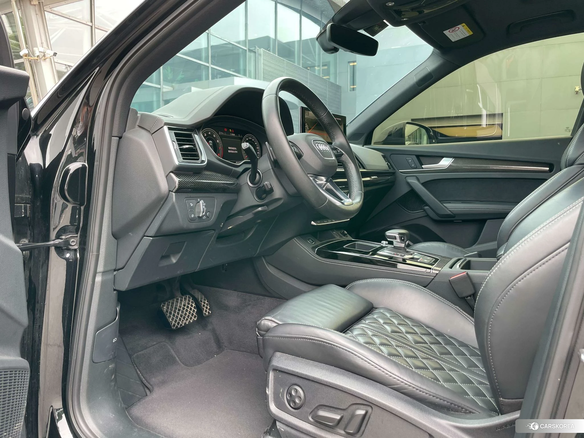 Audi Q5L Sportback 2021 Черный из Китая, фото 4