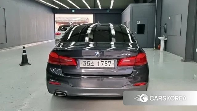 BMW 5 Series (G30) id 3485091 из Кореи 12