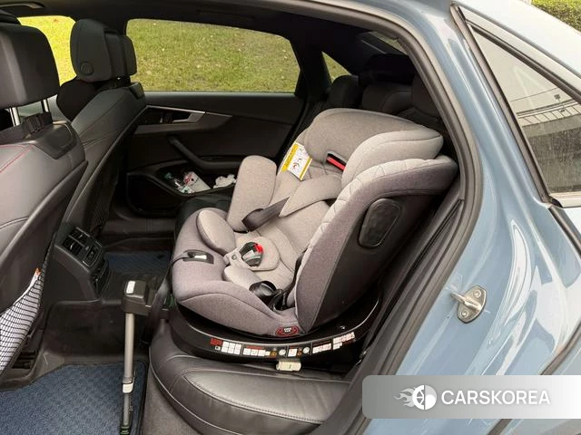 Audi A4L id 4328573 из Китая 7