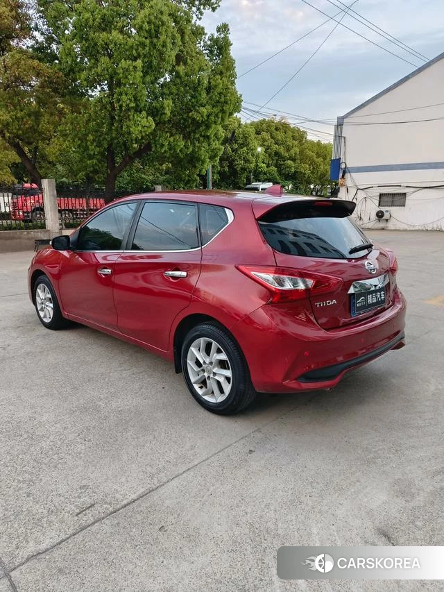 Nissan TIIDA 2021 Красный из Китая, фото 4