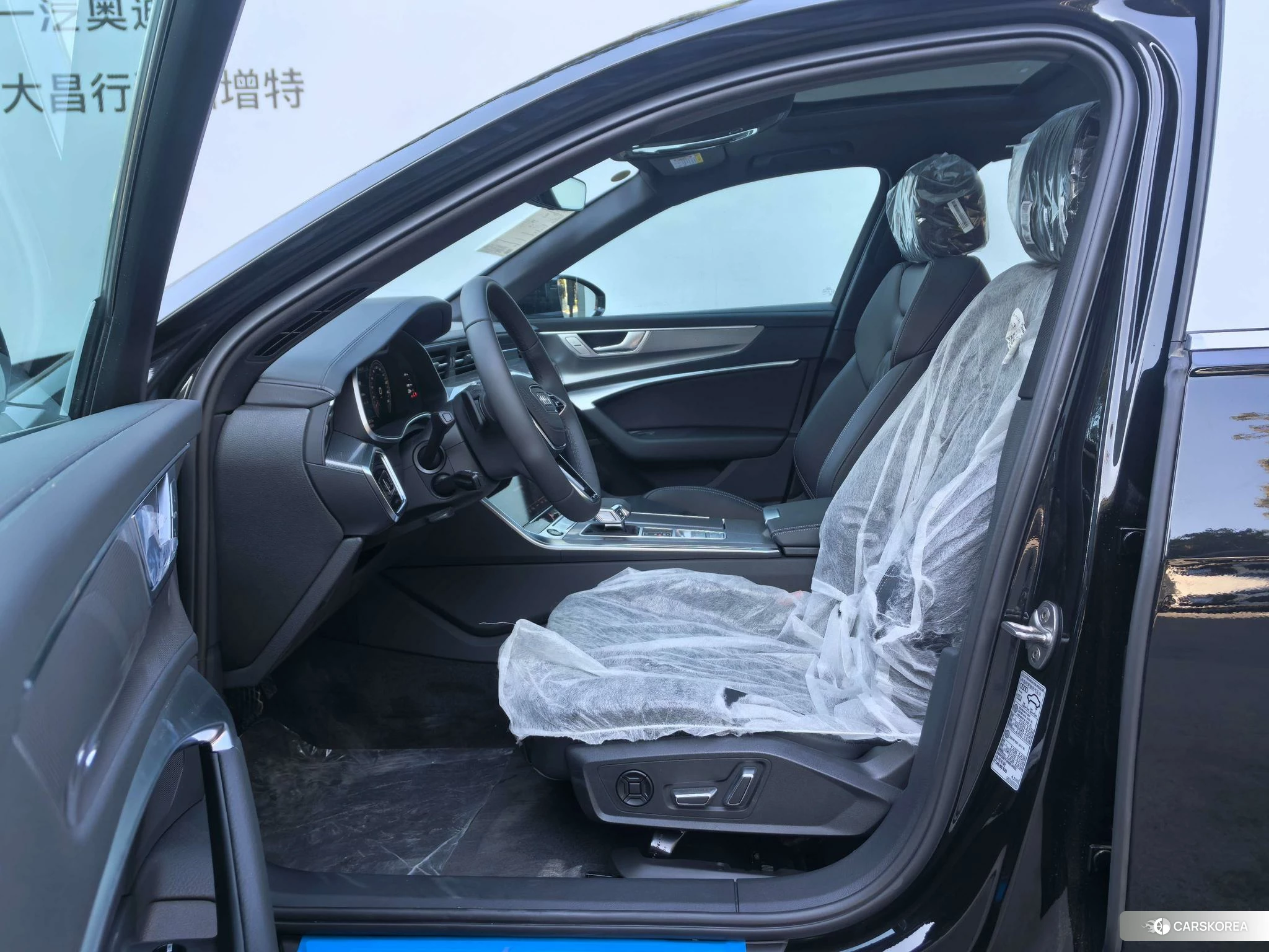 Audi A6L id 4440888 из Китая 17
