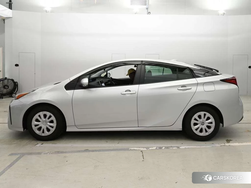 Toyota Prius 2021 из Японии, фото 4