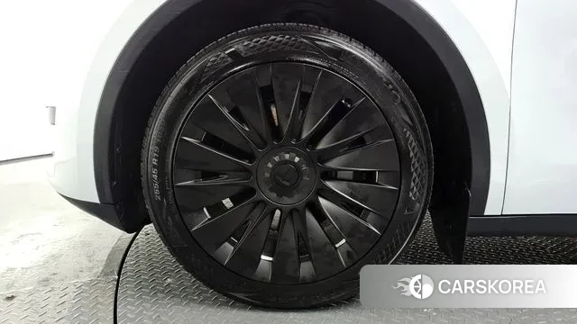 Tesla Model Y id 3739794 из Кореи 14