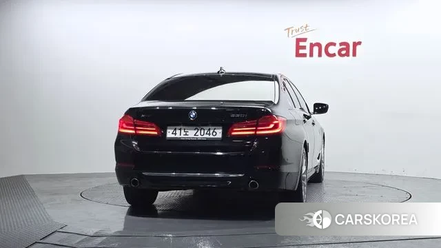 BMW 5 Series (G30) id 3789469 из Кореи 14