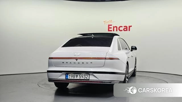 Hyundai Grandeur (GN7) id 4579447 из Кореи 14