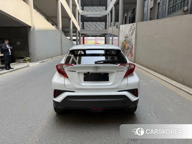 Toyota C-HR 2023 Белый из Китая, фото 4