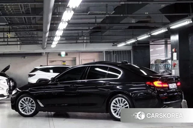 BMW 5 Series (G30) id 3572812 из Кореи 14