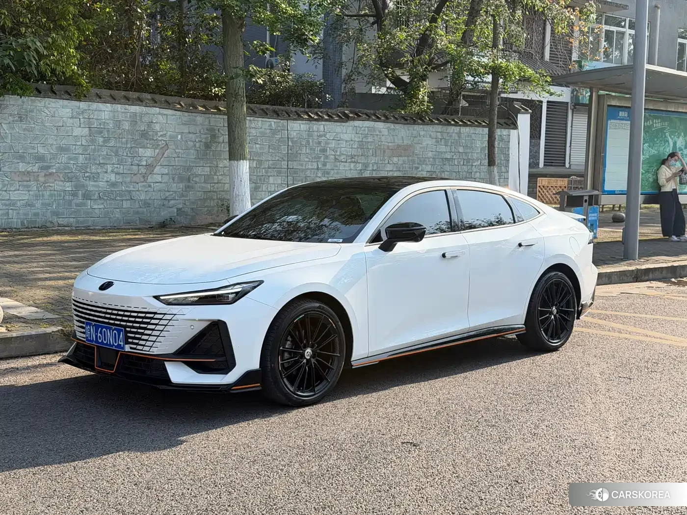 Chang'an UNI-V 2023 Белый из Китая, фото 4