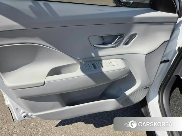 Hyundai Kona (SX2) 2024 Белый из Кореи, фото 6