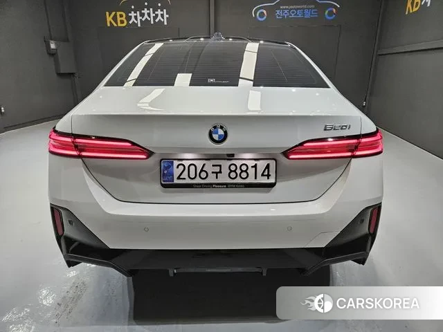 BMW 5 Series (G60) id 3477361 из Кореи 14