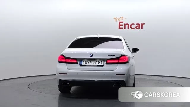 BMW 5 Series (G30) id 3438718 из Кореи 14