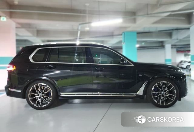 BMW X7 (G07) 2023 Черный из Кореи, фото 5