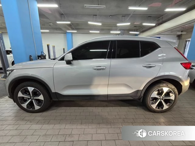 Volvo XC40 2024 Серебристо-серый из Кореи, фото 4