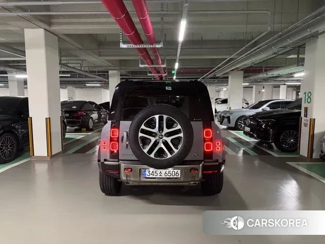 Land Rover Defender (L663) 2023 Серебряный двухцветный из Кореи, фото 4