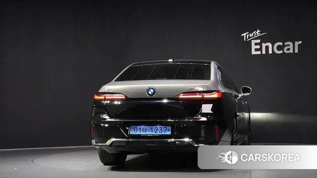 BMW i7 (G70) id 2904924 из Кореи 14