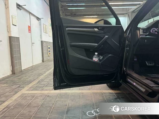Audi Q5L id 4275483 из Китая 14