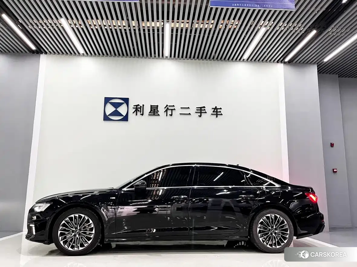 Audi A6L id 4599627 из Китая 8