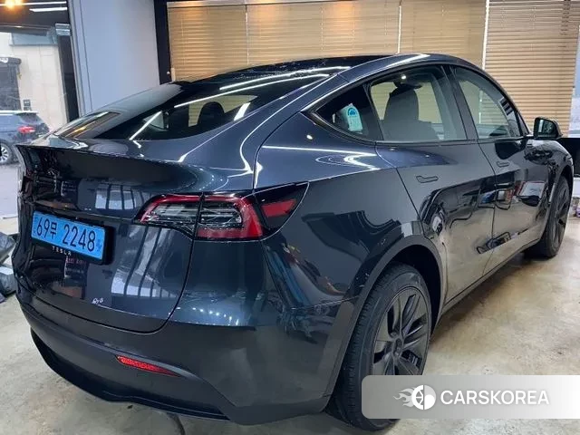 Tesla Model Y 2025 Серый из Кореи, фото 4