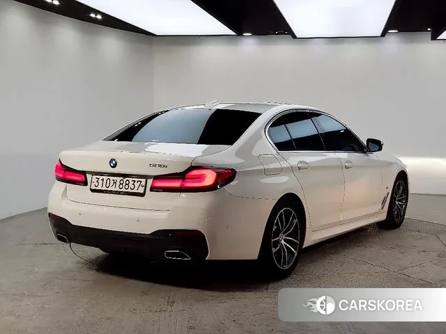 BMW 5 Series (G30) id 3697563 из Кореи 14