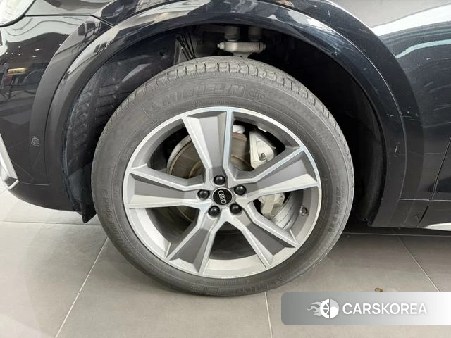 Audi Q5L Sportback id 4260809 из Китая 10