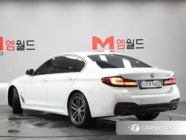 BMW 5 Series (G30) 2023 Белый из Кореи, фото 5