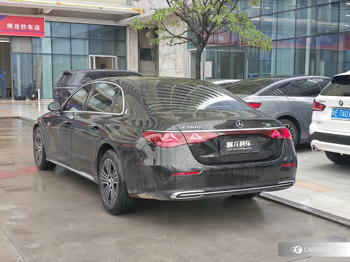 Mercedes-Benz E-Class 2023 Черный из Китая, фото 4