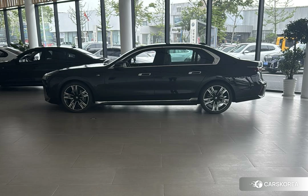 BMW 7 series id 4473786 из Китая 9