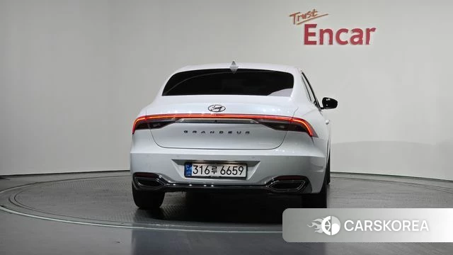 Hyundai The New Grandeur IG Hybrid id 4384279 из Кореи 24