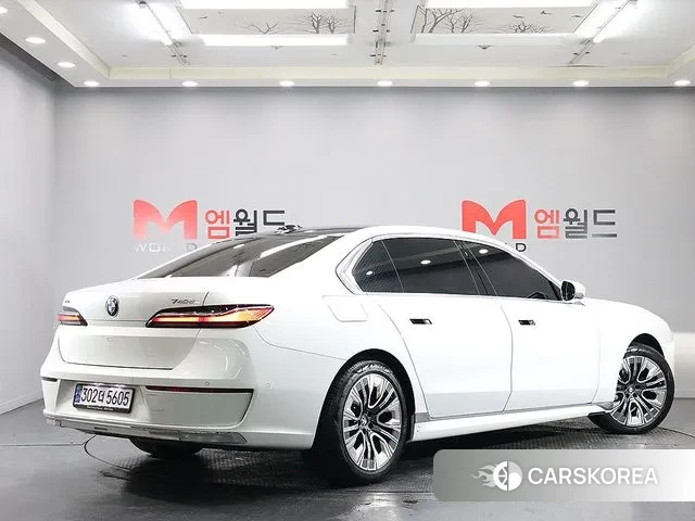 BMW 7 Series (G70) id 3639185 из Кореи 14