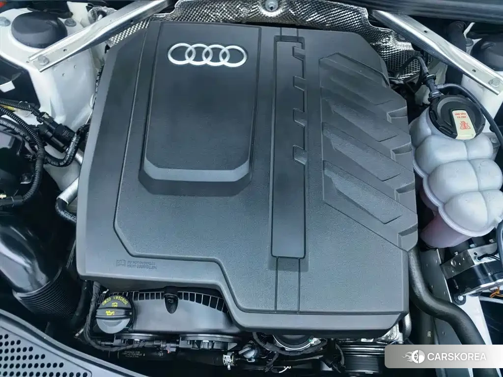 Audi A4L id 4601738 из Китая 19