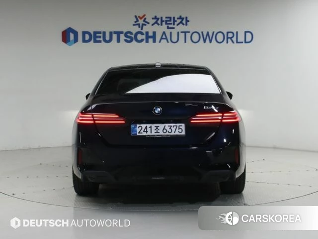 BMW 5 Series (G60) 2026 Черный из Кореи, фото 4