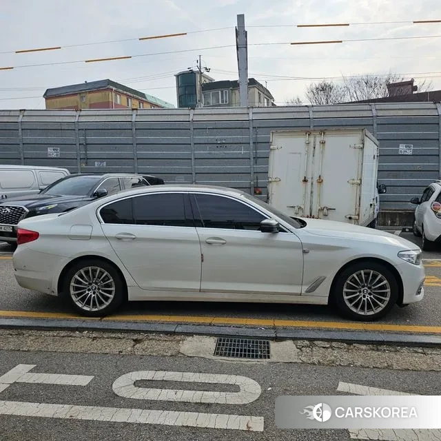 BMW 5 Series (G30) 2020 Белый из Кореи, фото 4