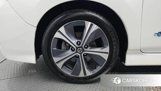 Nissan Leaf (ZE1) id 4836882 из Кореи 25