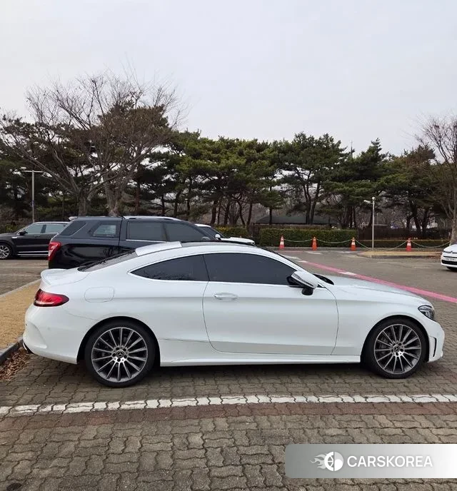 Mercedes-Benz C-Class W205 2023 Белый из Кореи, фото 4