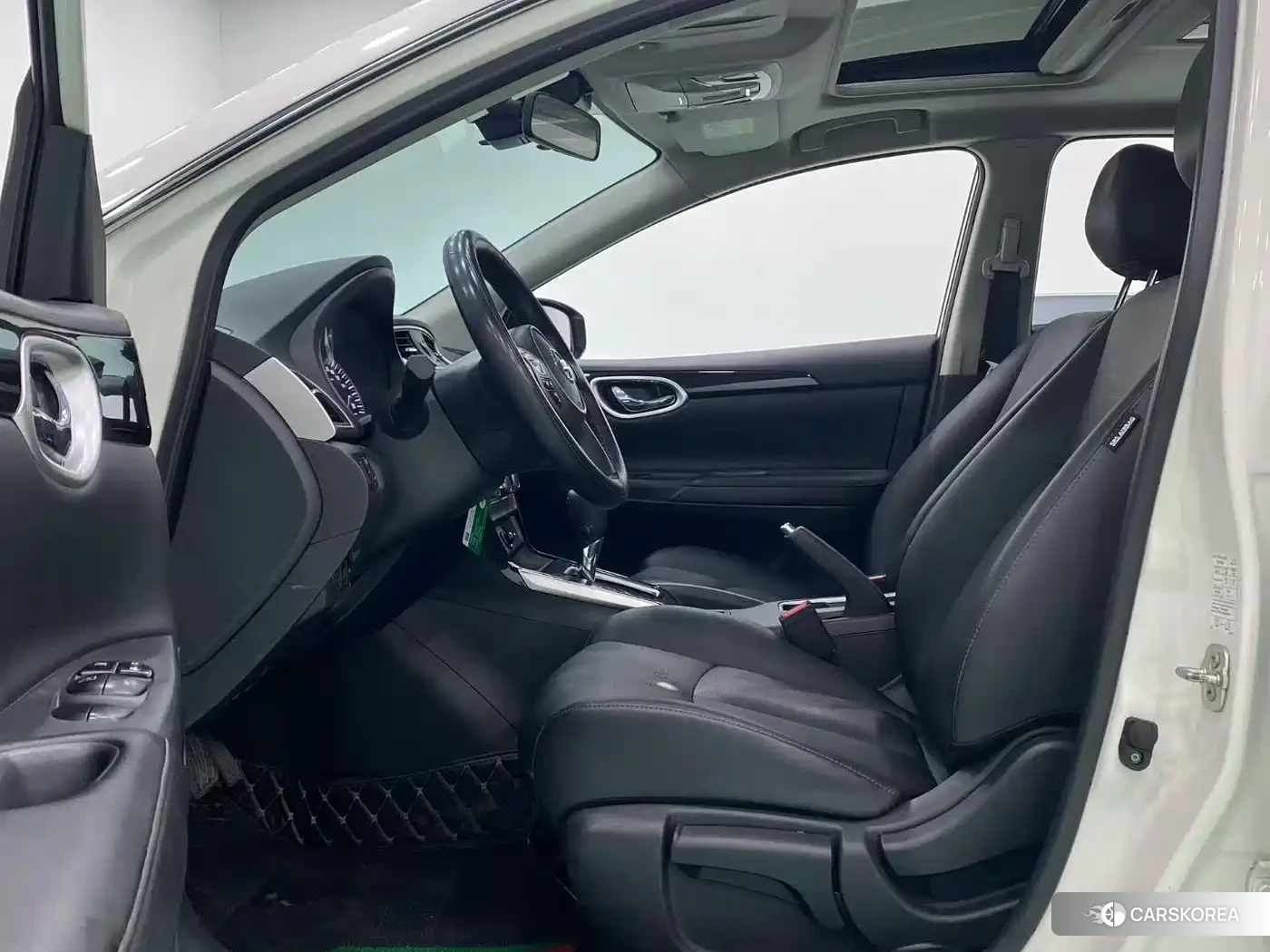 Nissan Sylphy 2022 Белый из Китая, фото 4