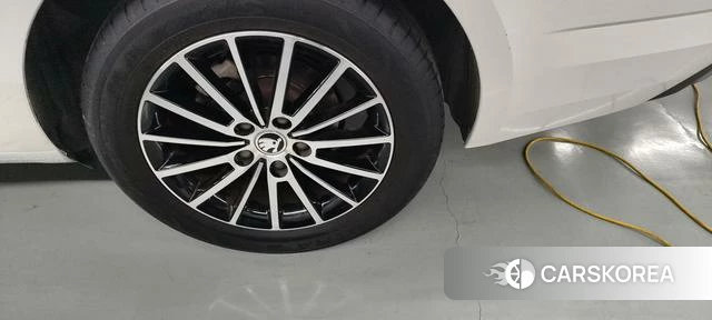Skoda Octavia 2020 Белый из Китая, фото 4