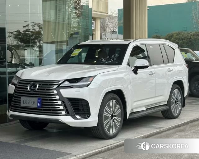 Lexus LX 2025 Белый из Китая, фото 4