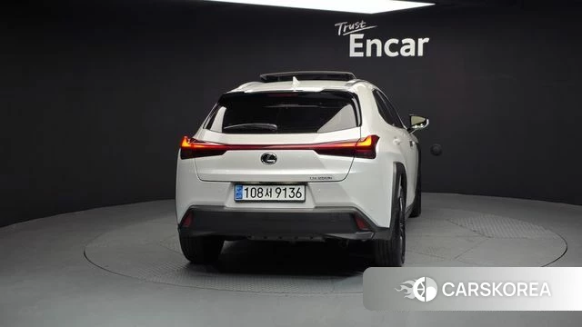 Lexus UX250h id 3786768 из Кореи 14