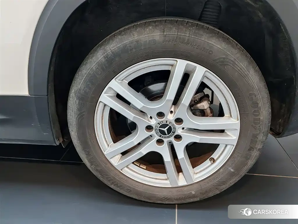 Mercedes-Benz GLB id 4589333 из Китая 14