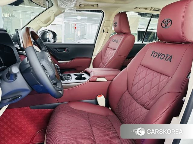 Toyota Land Cruiser (imported) 2024 Белый из Китая, фото 4