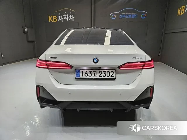 BMW 5 Series (G60) id 3467262 из Кореи 14