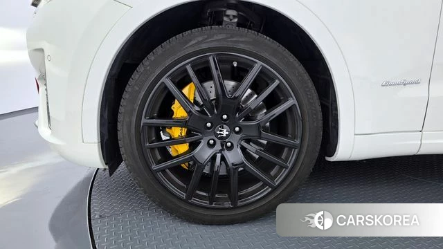 Maserati Levante id 4339406 из Кореи 29