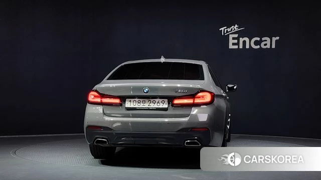 BMW 5 Series (G30) id 4409656 из Кореи 26